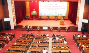 Hội nghị gặp các tập thể, cá nhân tiêu biểu nhân kỷ niệm 60 năm thành lập tỉnh